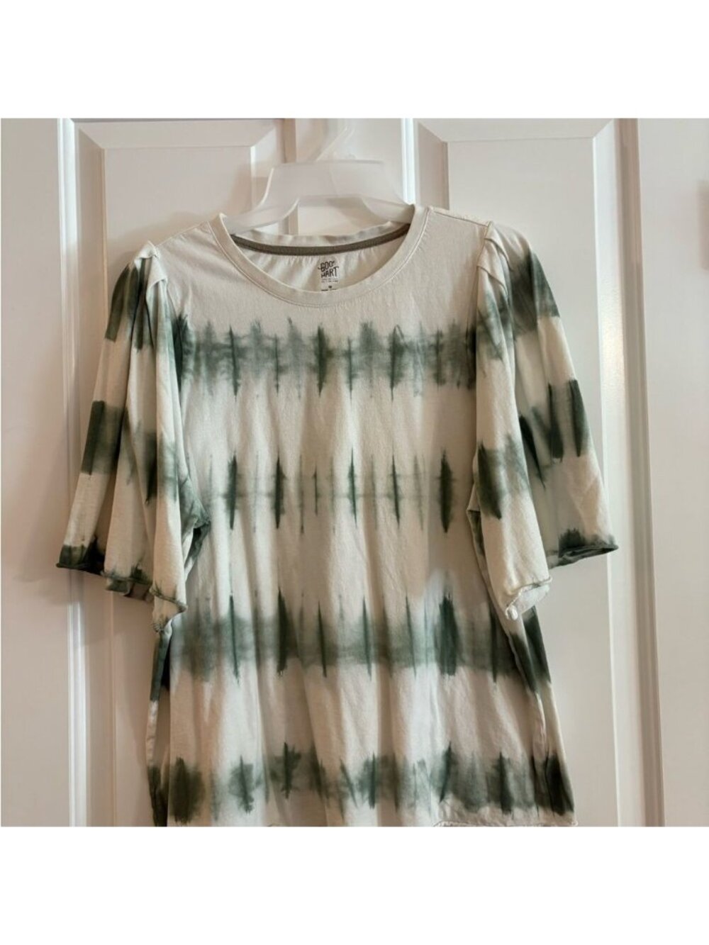 Good Hart Olive and Cream Short Sleeve Tee